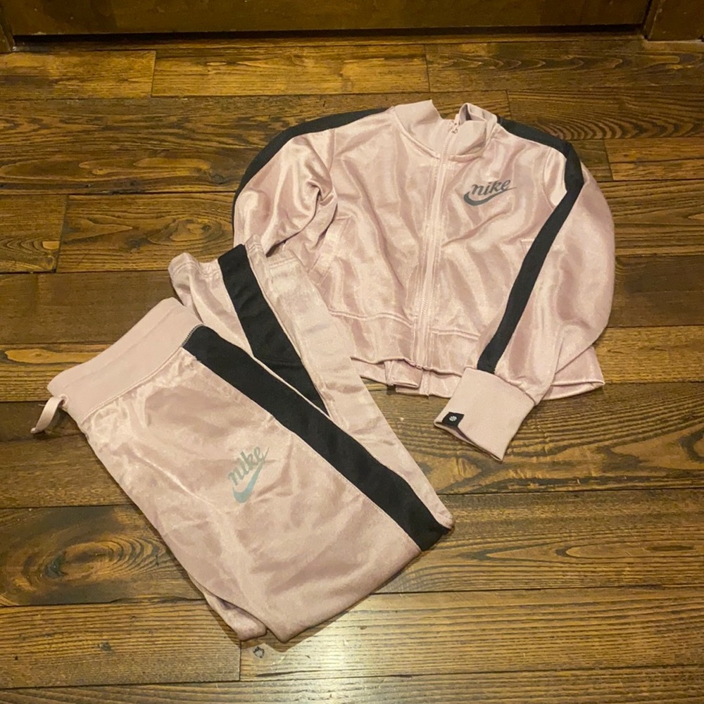 Nike girls jogger outfit